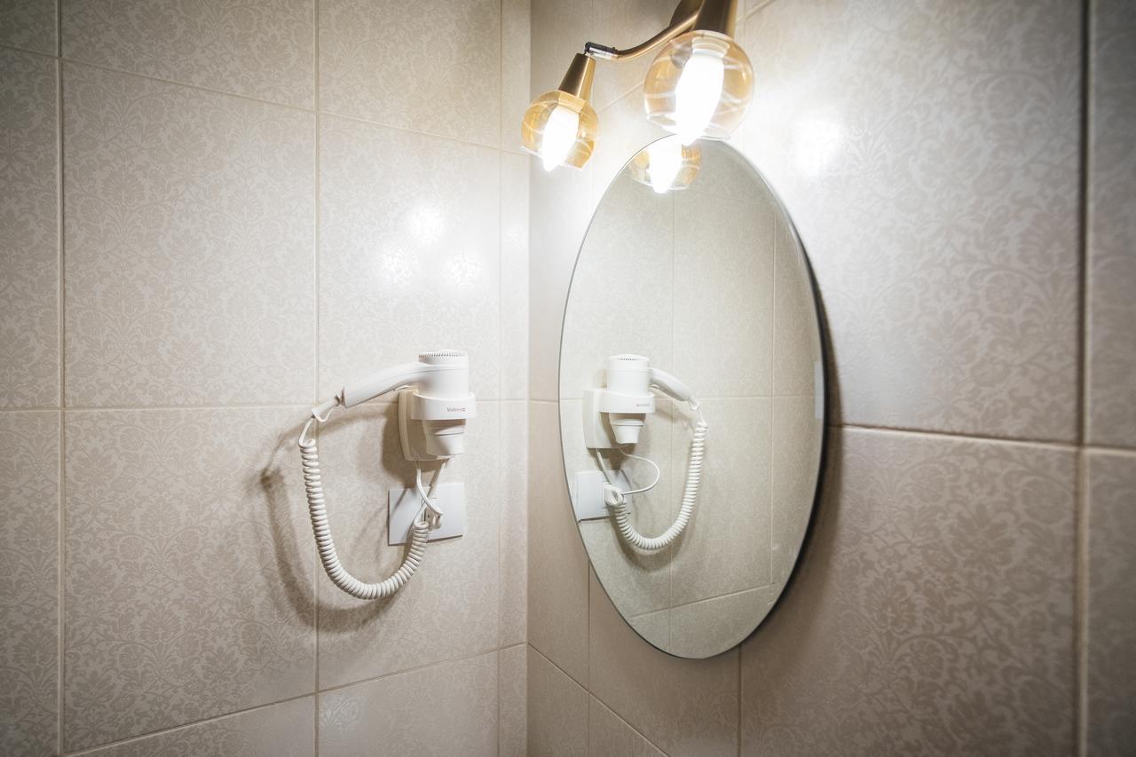 Hotel Turist Fălticeni エクステリア 写真
