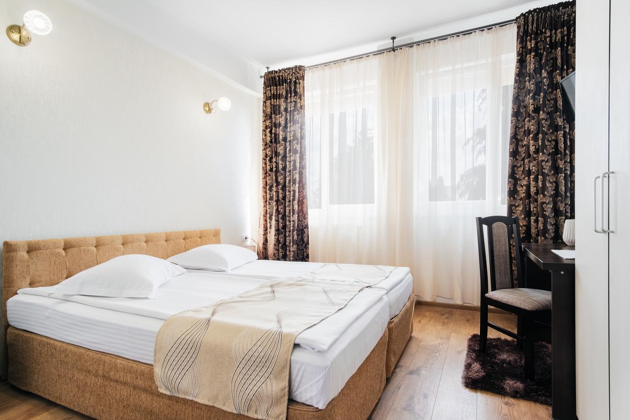 Hotel Turist Fălticeni エクステリア 写真