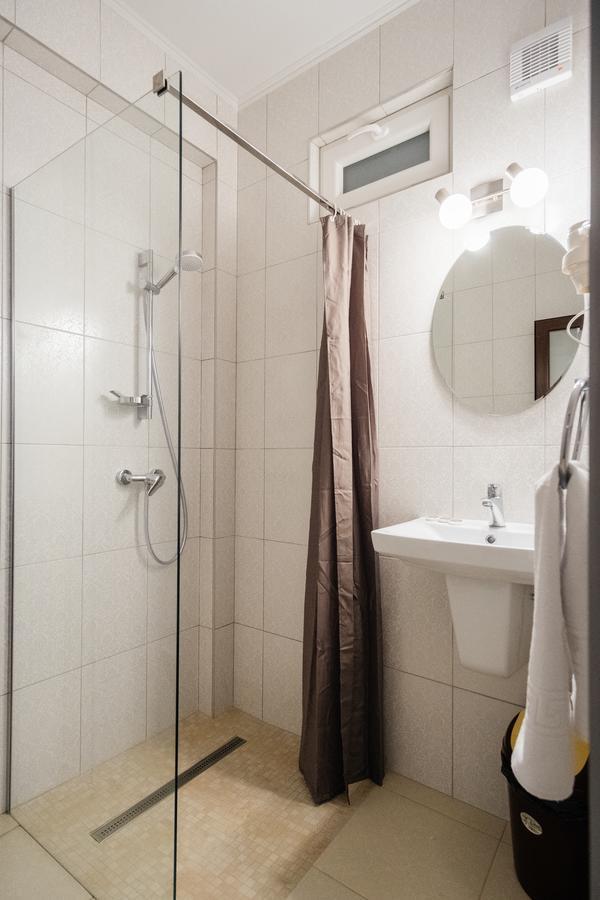 Hotel Turist Fălticeni エクステリア 写真