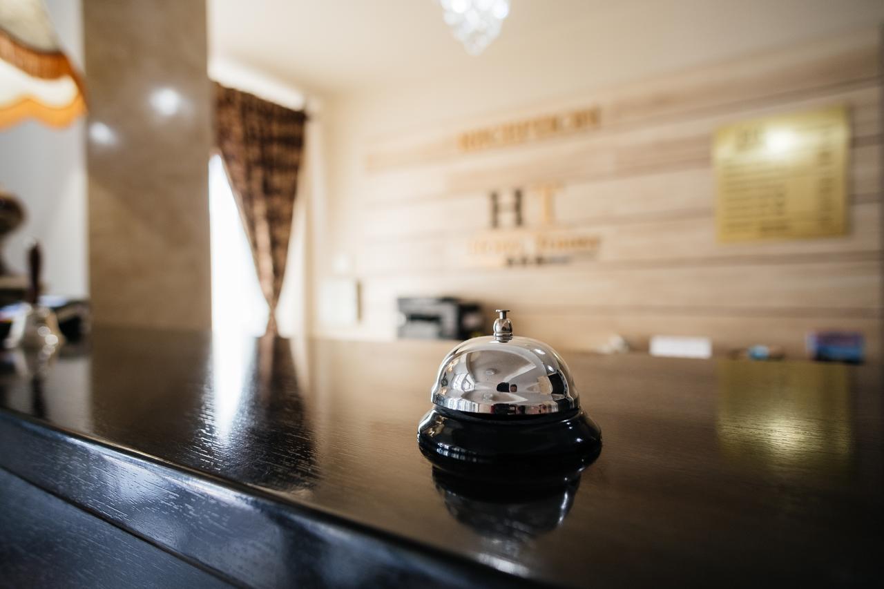 Hotel Turist Fălticeni エクステリア 写真