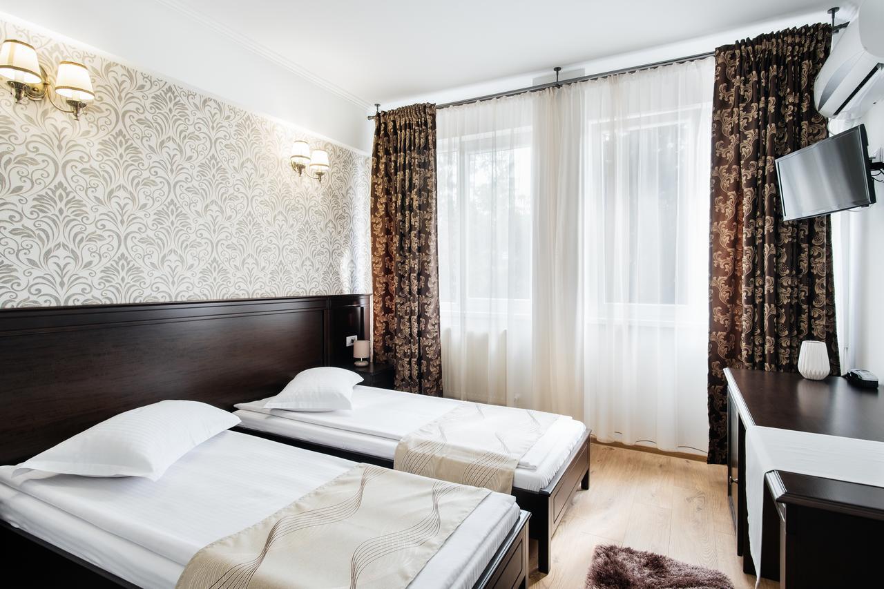 Hotel Turist Fălticeni エクステリア 写真