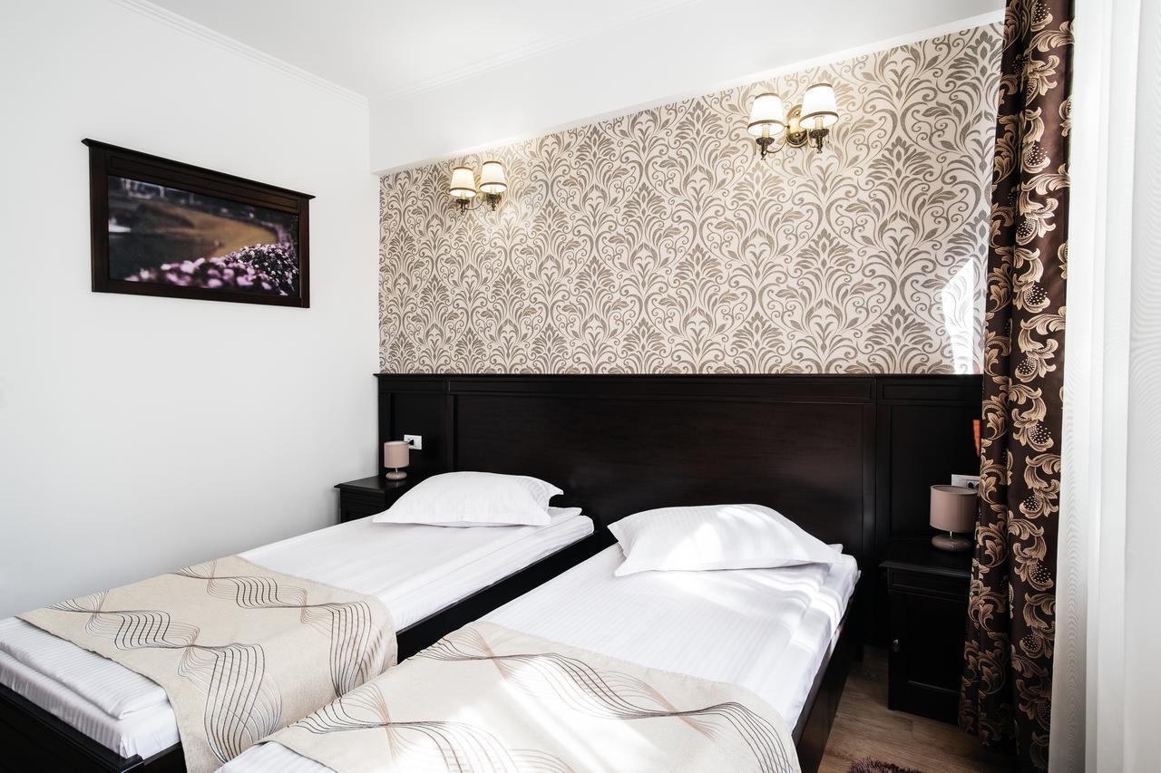 Hotel Turist Fălticeni エクステリア 写真
